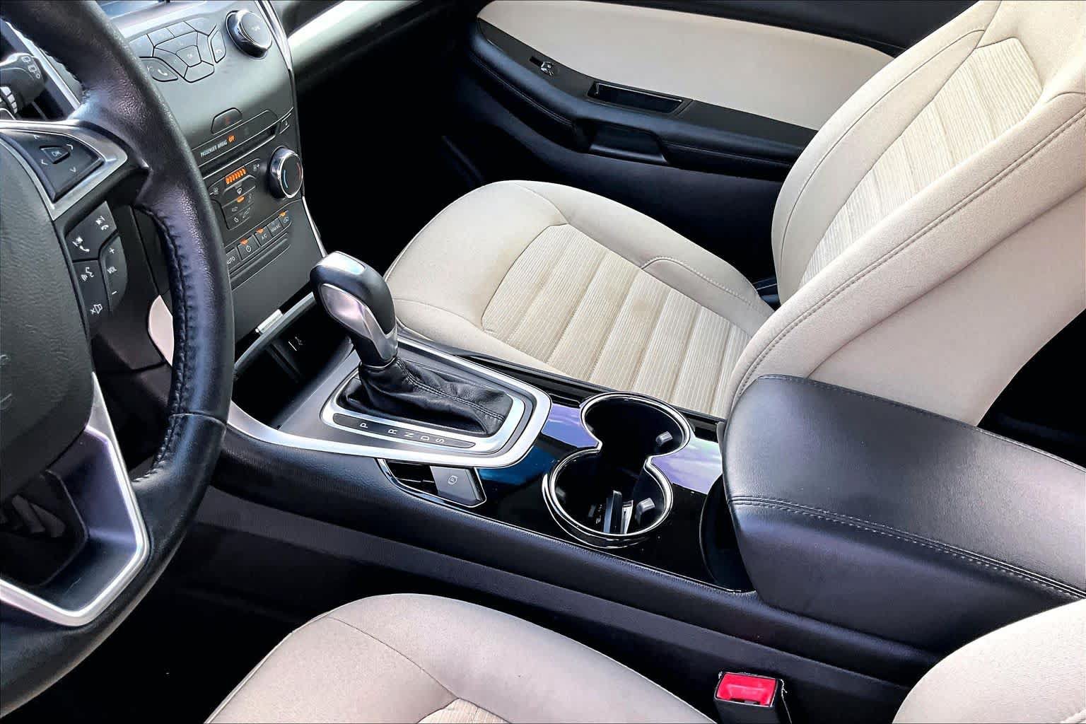 Certified 2017 Ford Edge SEL FWD image 17