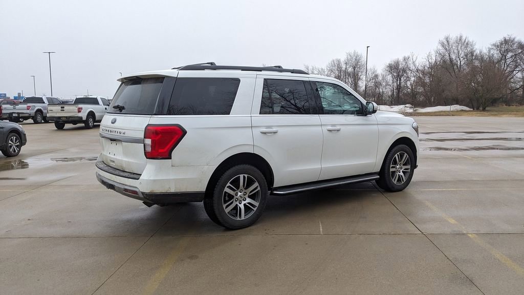 Certified 2022 Ford Expedition XLT image 3