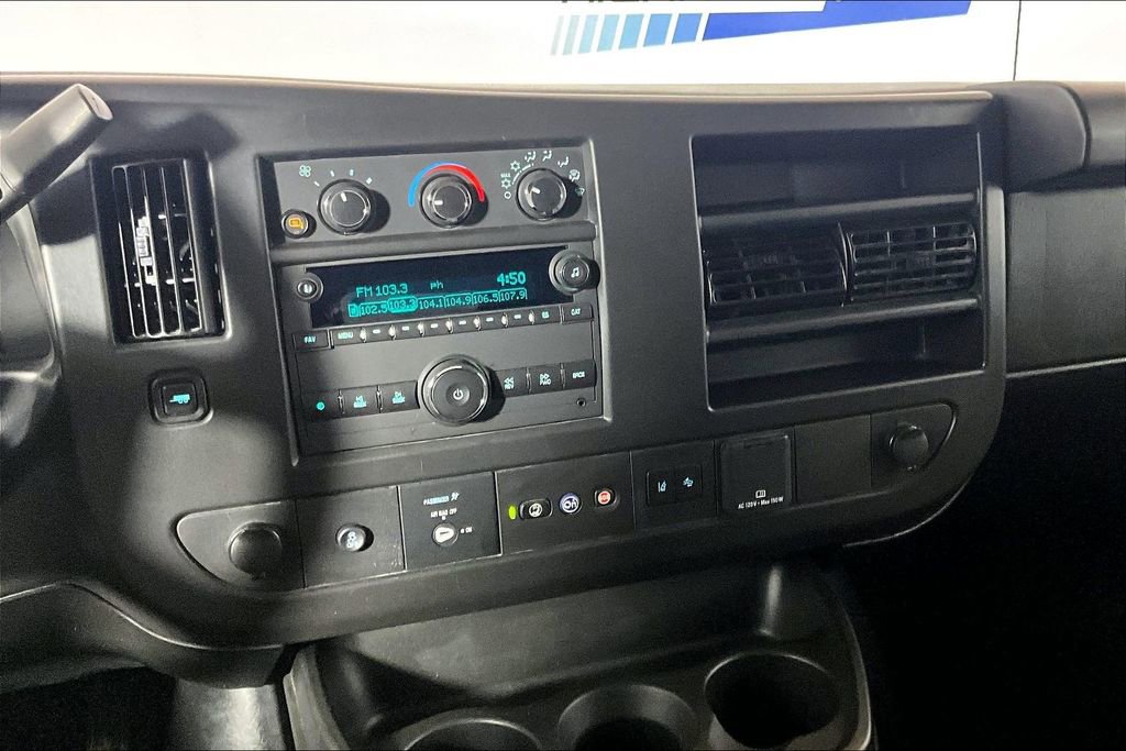 Used 2025 Chevrolet Express 3500 LT w/ LT Preferred Equipment Group RWD image 5