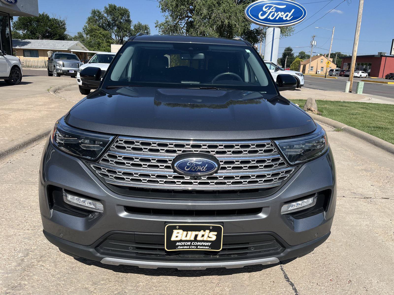 Certified 2022 Ford Explorer Limited w/ Equipment Group 301A RWD image 3