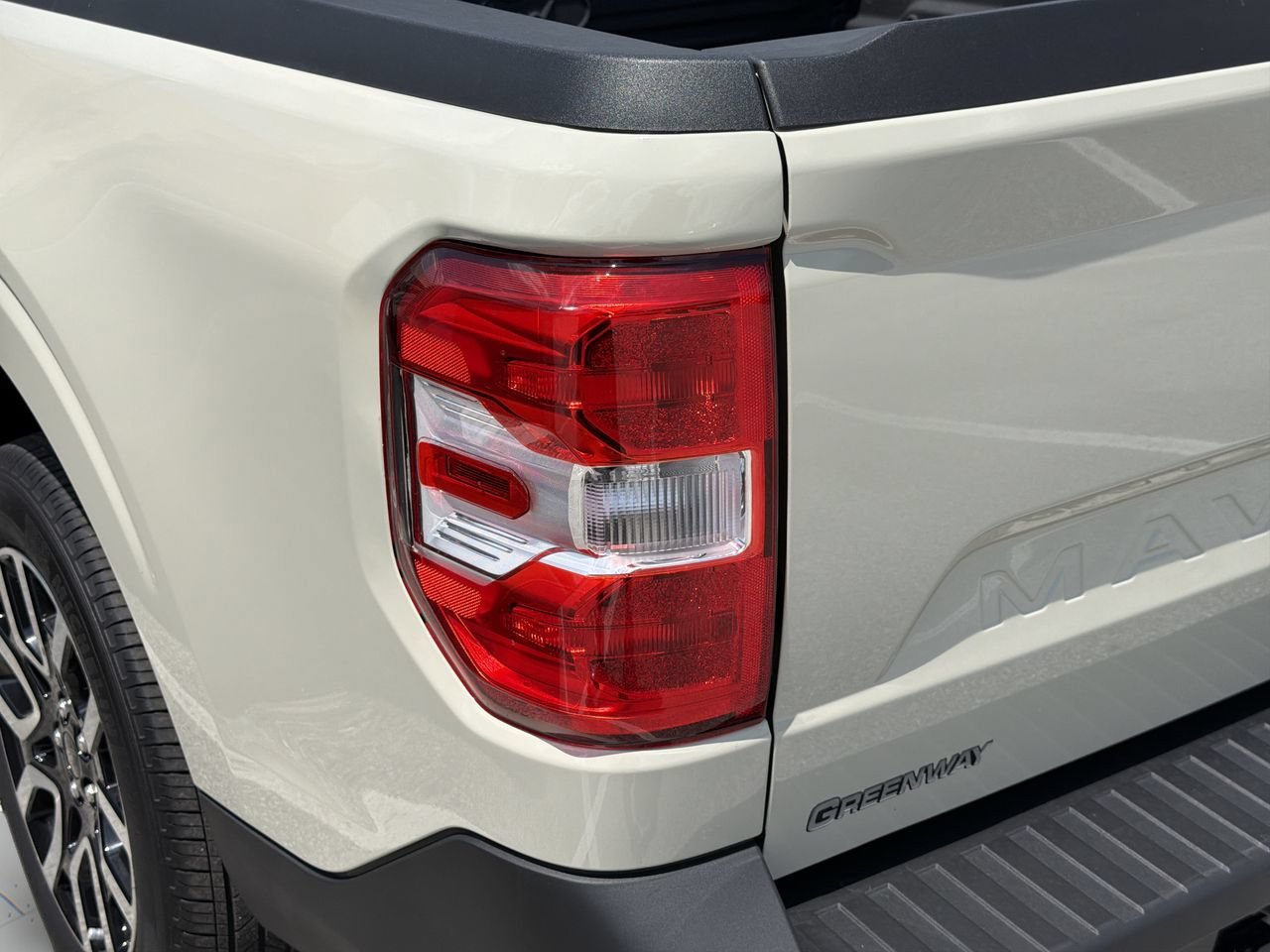 Certified 2024 Ford Maverick Lariat AWD/4WD image 7