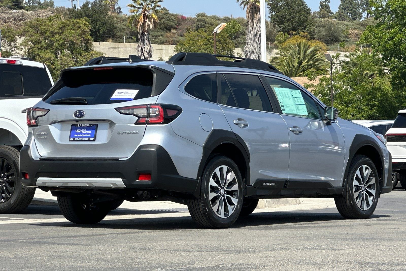 Used 2023 Subaru Outback Limited AWD/4WD image 3
