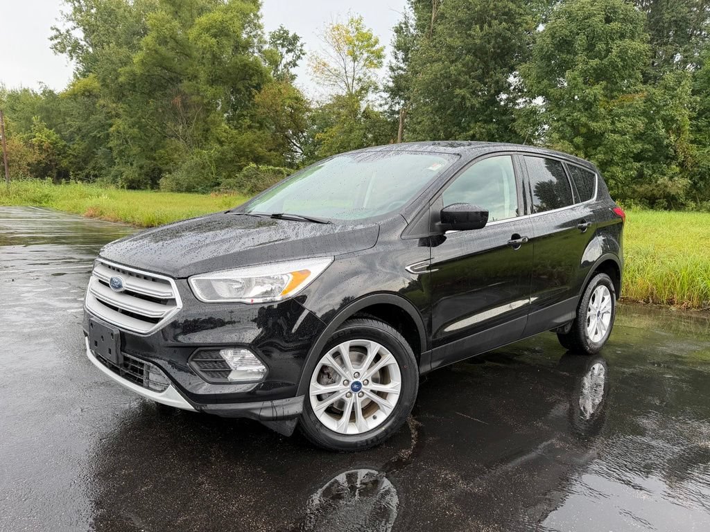 Certified 2019 Ford Escape SE FWD image 2