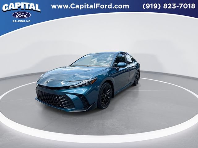 Used 2025 Toyota Camry SE FWD image 4