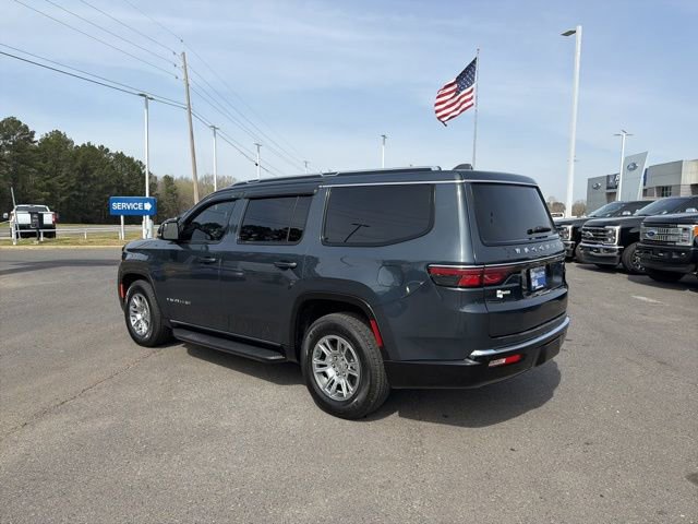 Used 2023 Jeep Wagoneer Base image 3