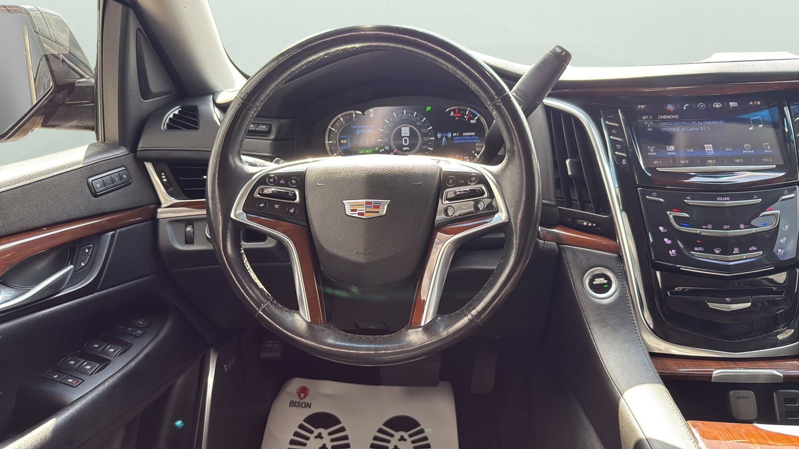 Used 2018 Cadillac Escalade Luxury RWD image 12