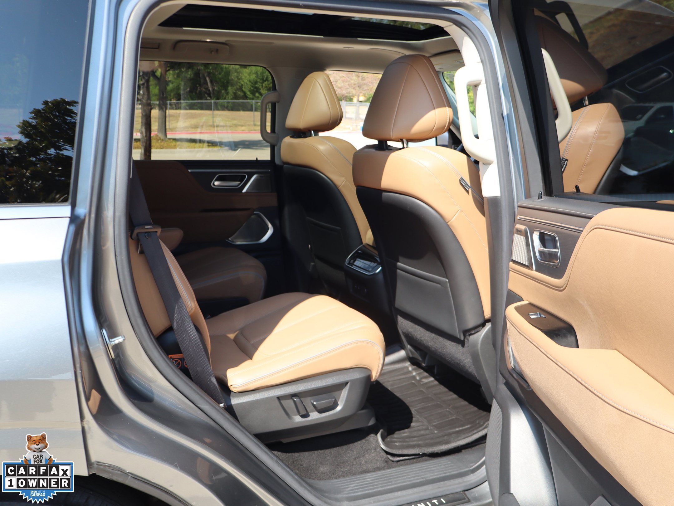 Used 2025 INFINITI QX80 Sensory AWD/4WD image 32