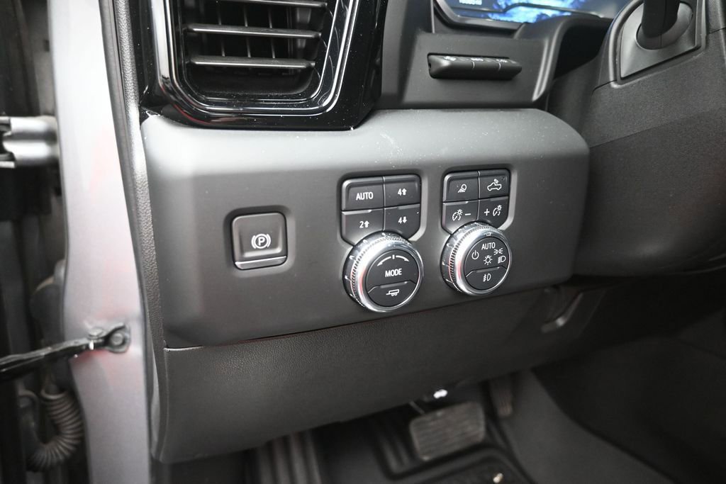 Used 2024 GMC Sierra 2500 AT4 w/ AT4 Premium Plus Package AWD/4WD image 13