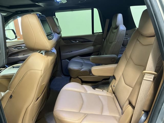 Used 2017 Cadillac Escalade Platinum AWD/4WD image 6