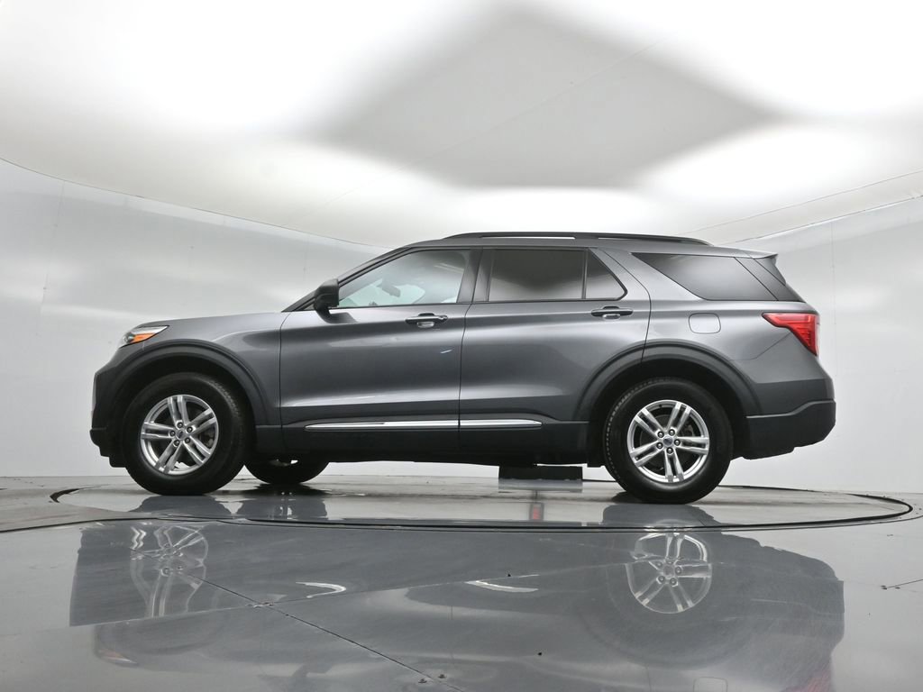 Certified 2022 Ford Explorer XLT w/ Class IV Trailer Tow Package image 26