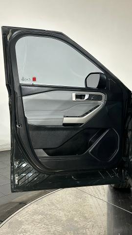Certified 2021 Ford Explorer XLT w/ Equipment Group 202A AWD/4WD image 40