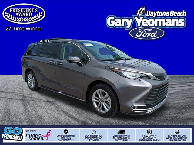 Used 2022 Toyota Sienna XLE image 1