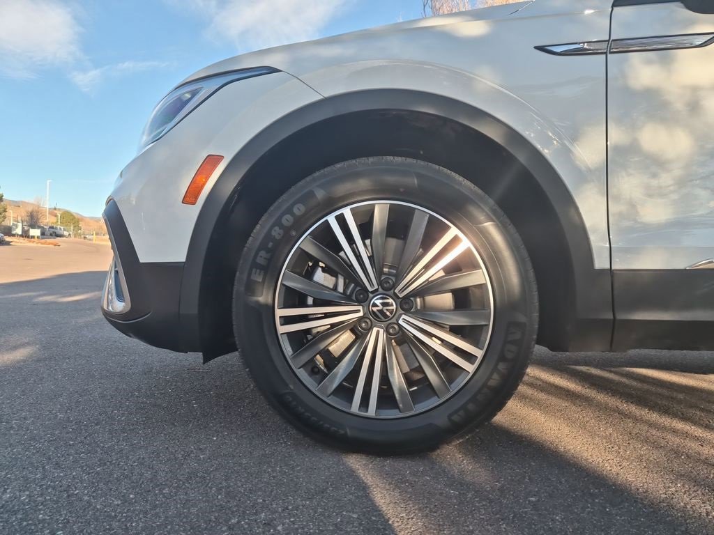 Used 2024 Volkswagen Tiguan Wolfsburg Edition image 33