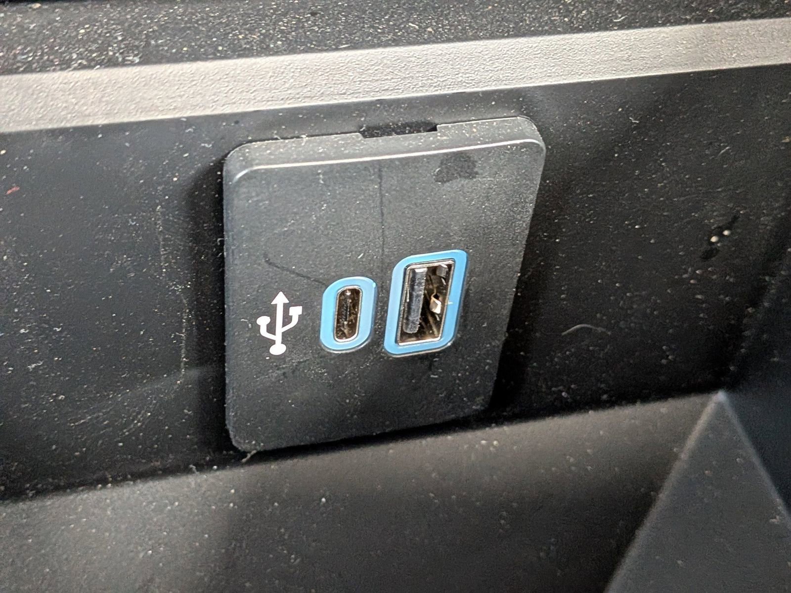 Certified 2026 Ford F250 Lariat w/ Black Appearance Package image 26