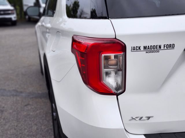 Certified 2023 Ford Explorer XLT w/ Equipment Group 202A AWD/4WD image 9