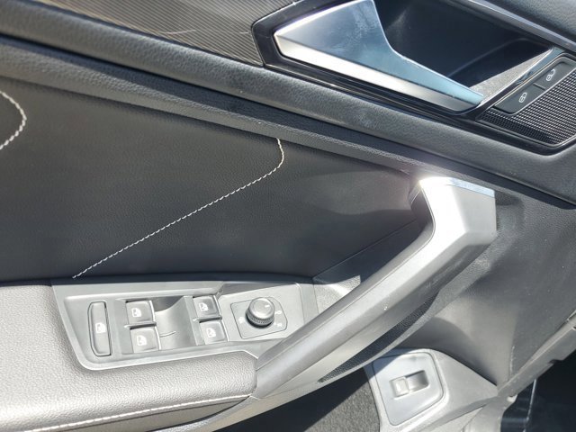Used 2022 Volkswagen Tiguan SE R-Line image 25