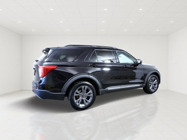 Certified 2023 Ford Explorer XLT w/ Equipment Group 202A AWD/4WD image 6