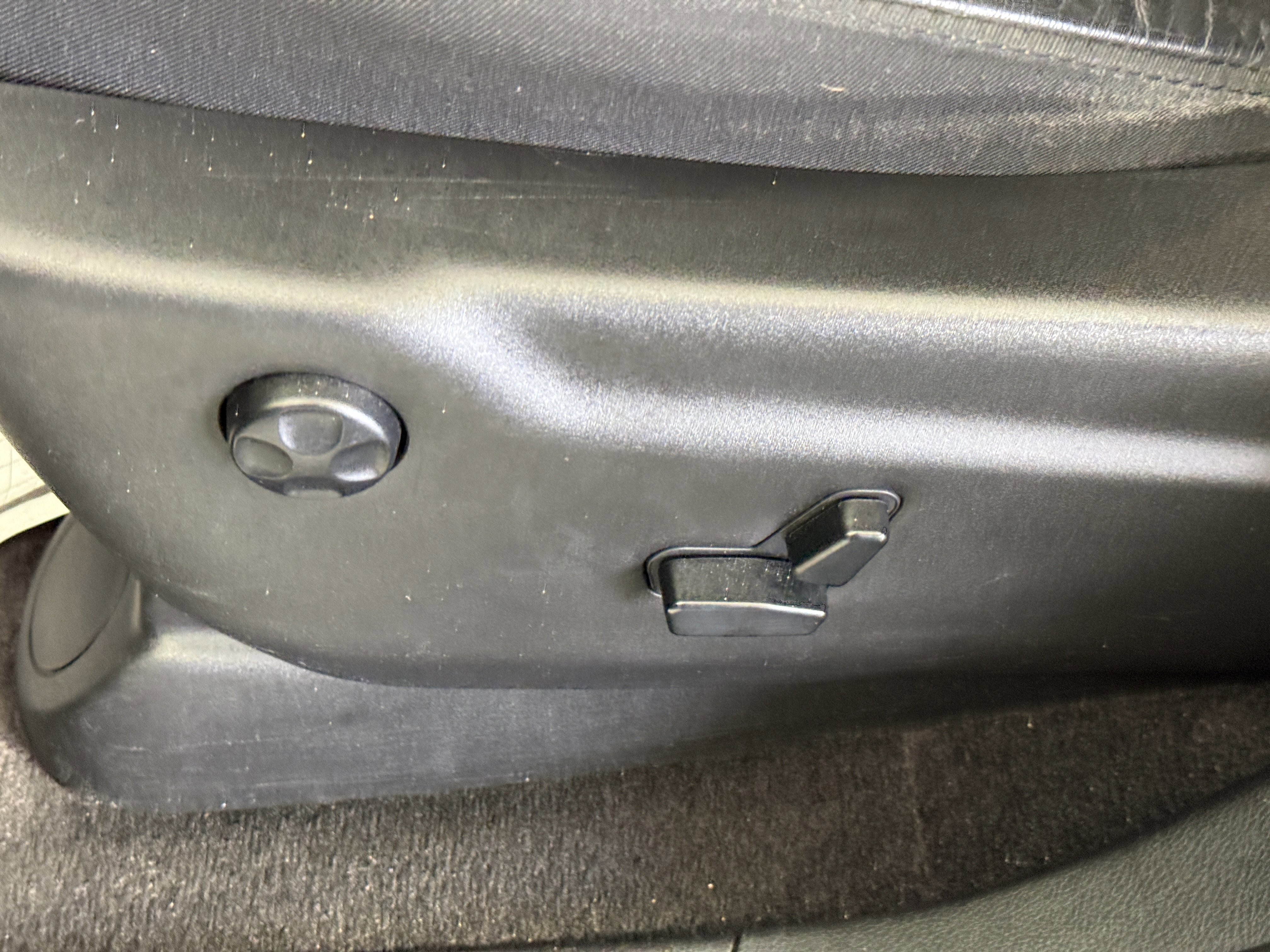 Used 2018 Jeep Grand Cherokee Altitude image 17