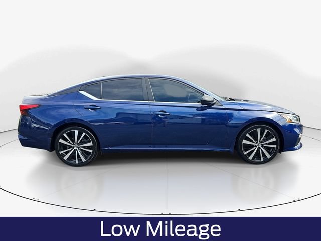 Used 2021 Nissan Altima 2.5 SR FWD image 2