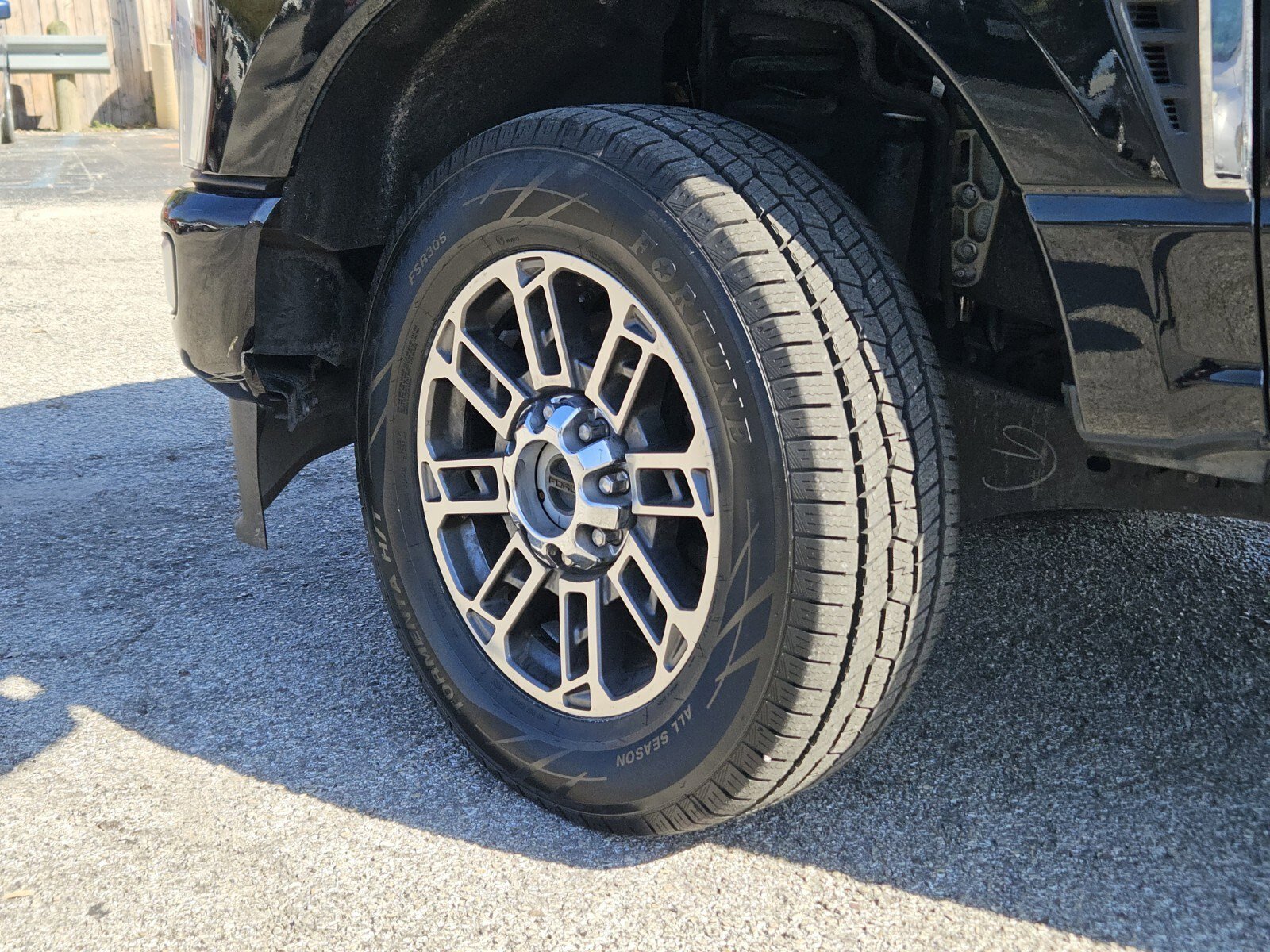 Certified 2024 Ford F250 Limited w/ FX4 Off-Road Package image 34