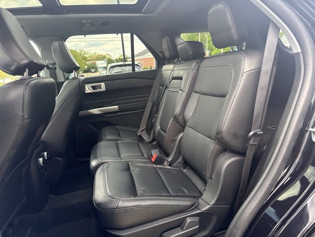 Certified 2024 Ford Explorer Limited w/ Limited Technology Package AWD/4WD image 9
