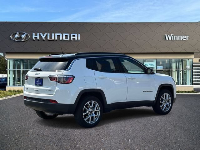 Used 2025 Jeep Compass Limited AWD/4WD image 4