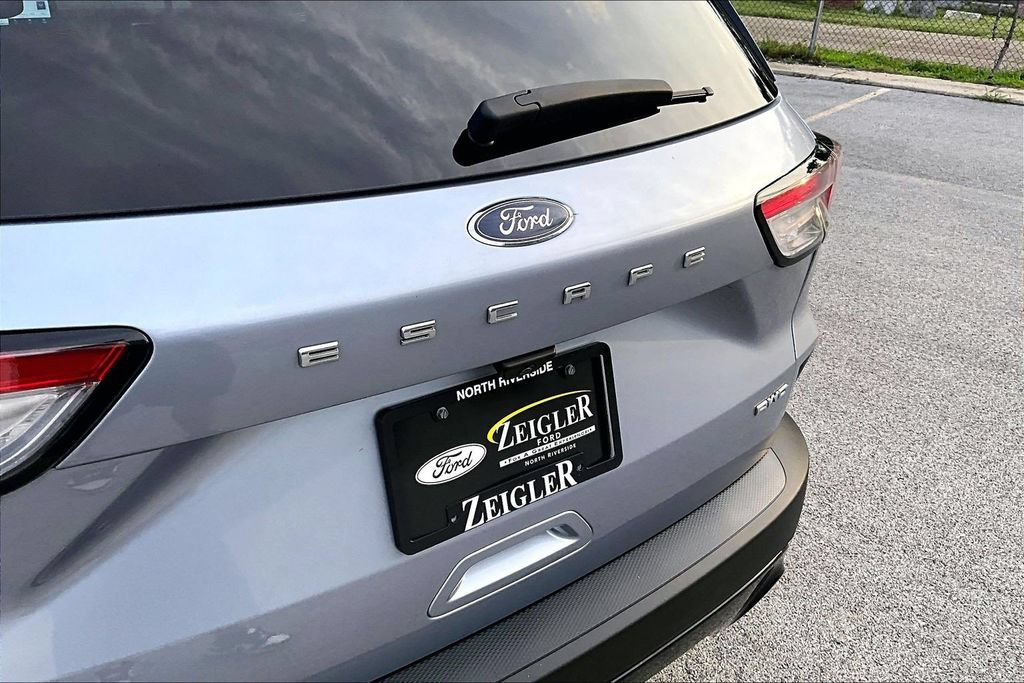 Certified 2022 Ford Escape SE w/ SE Sport Appearance Package AWD/4WD image 8