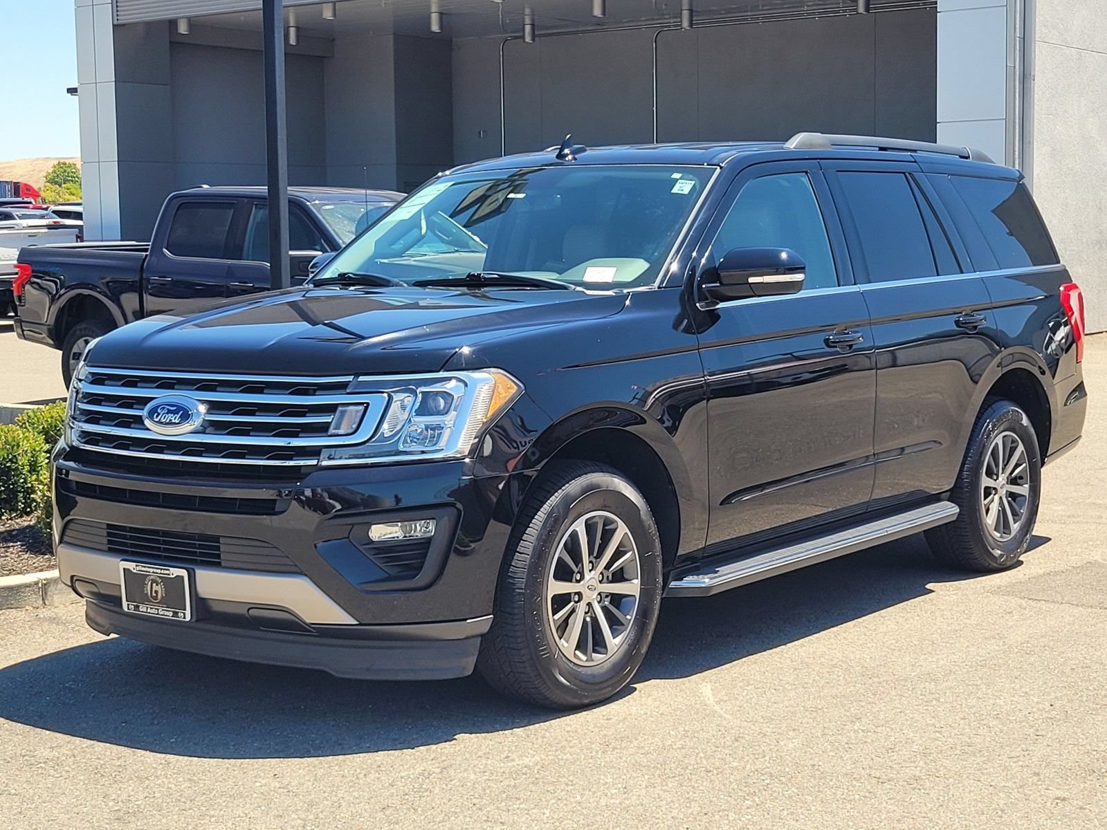 Certified 2018 Ford Expedition XLT w/ Equipment Group 202A RWD image 8