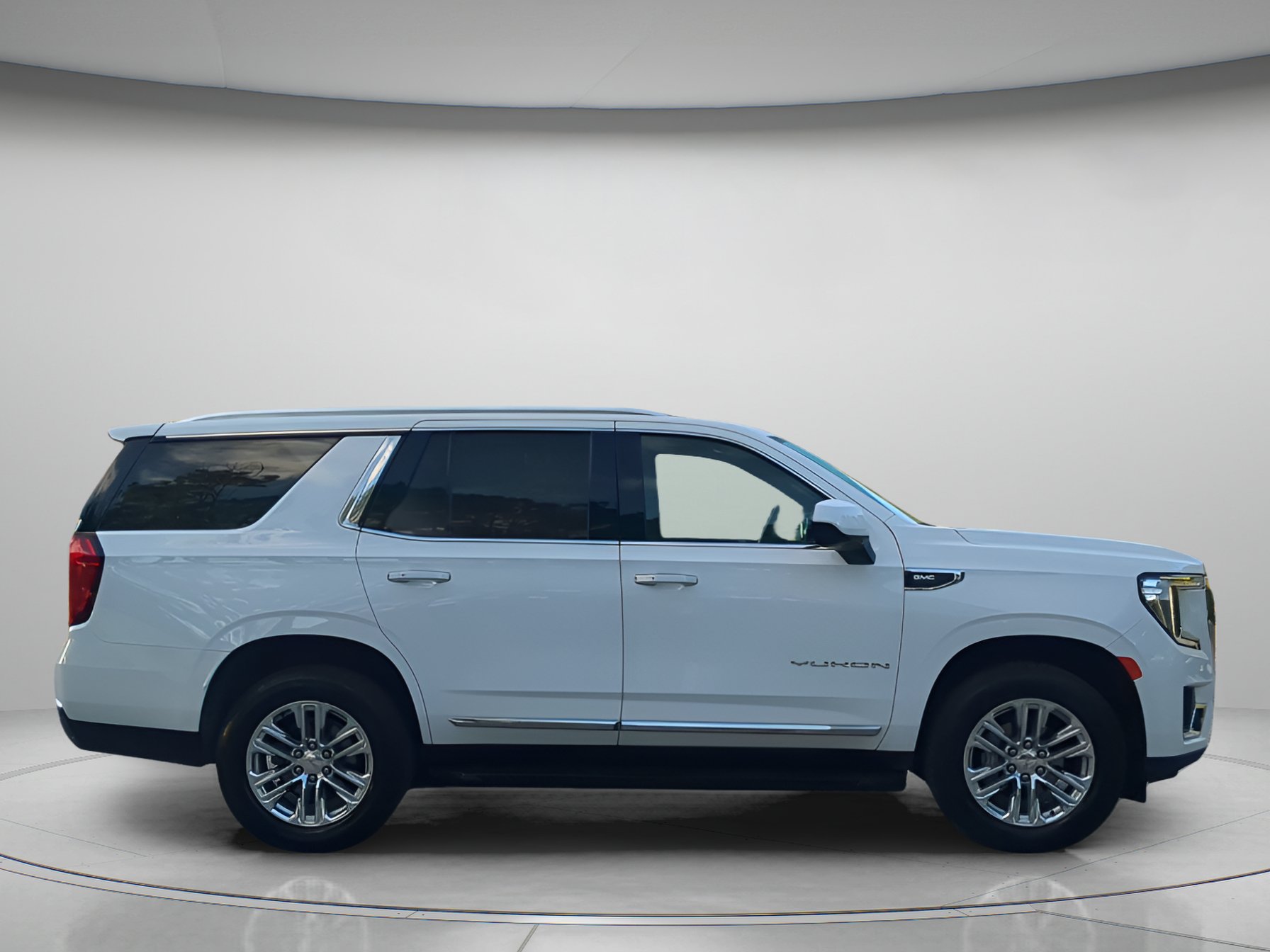 Used 2024 GMC Yukon SLT RWD image 39
