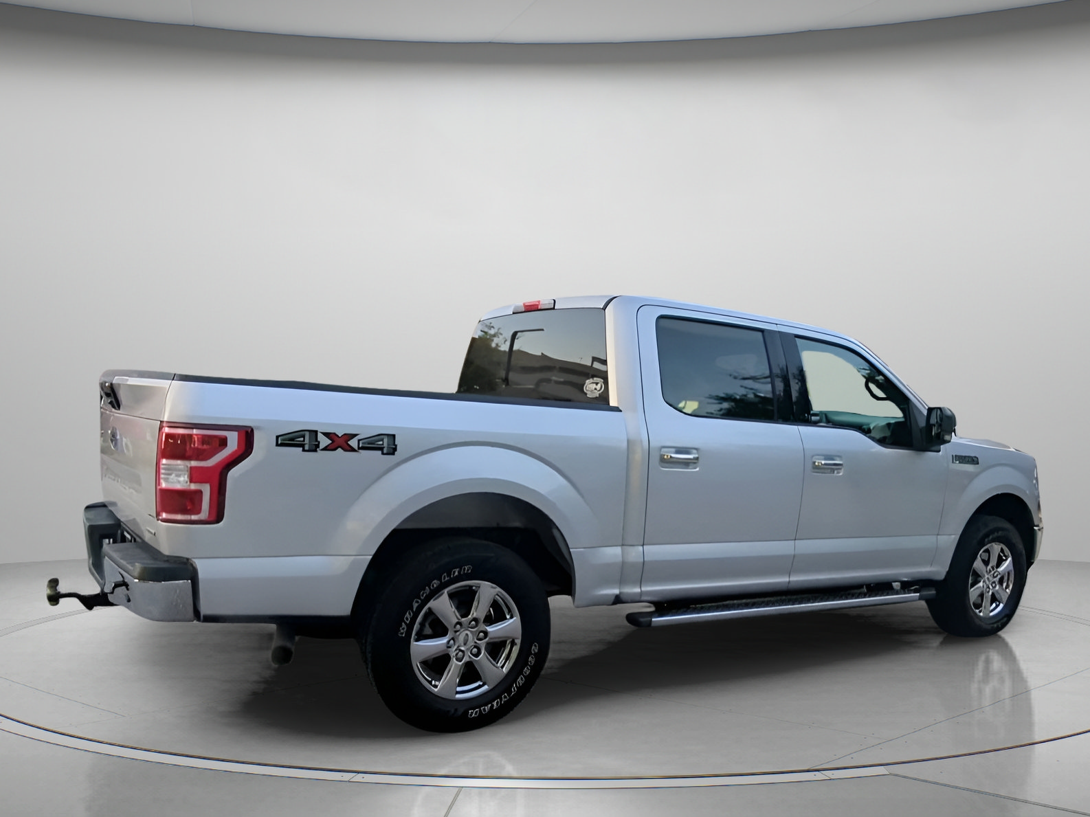 Certified 2019 Ford F150 XLT w/ Equipment Group 302A Luxury AWD/4WD image 29