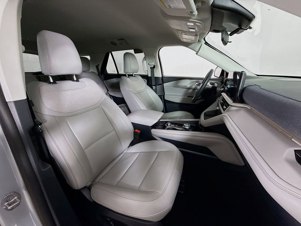 Certified 2025 Ford Explorer Active w/ Active Comfort Package image 29