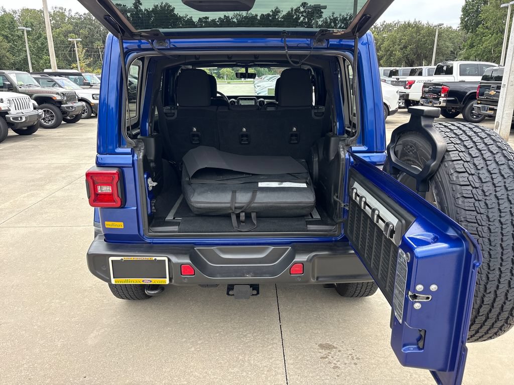 Used 2018 Jeep Wrangler Unlimited Sahara AWD/4WD image 29