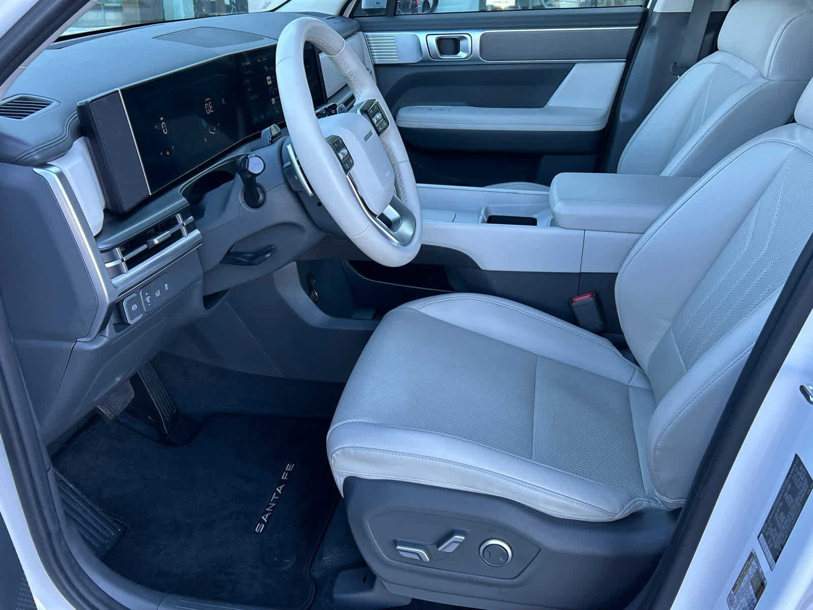 Used 2024 Hyundai Santa Fe SEL image 26