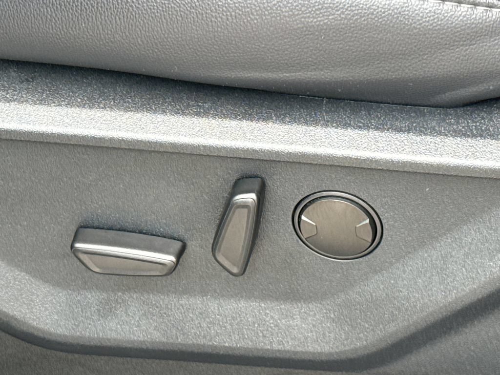 Certified 2025 Ford F150 Lariat AWD/4WD image 28