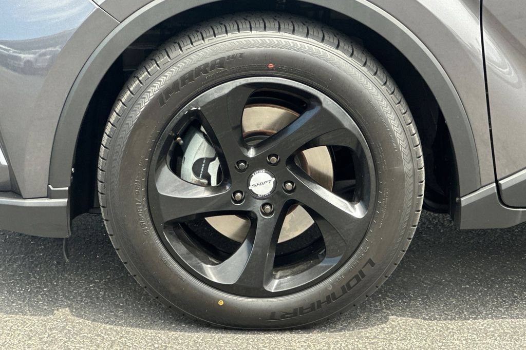 Used 2021 Toyota C-HR LE FWD image 29