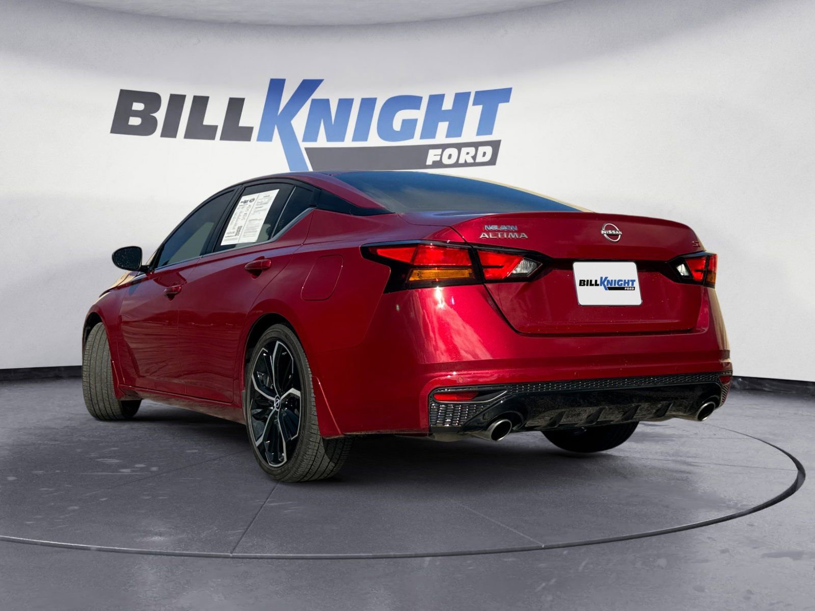 Used 2024 Nissan Altima 2.5 SR w/ SR Premium Package image 3