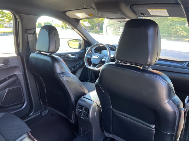 Certified 2025 Ford Escape ST-Line Select AWD/4WD image 33