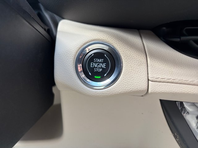 Used 2023 Buick Envision Essence AWD/4WD image 31