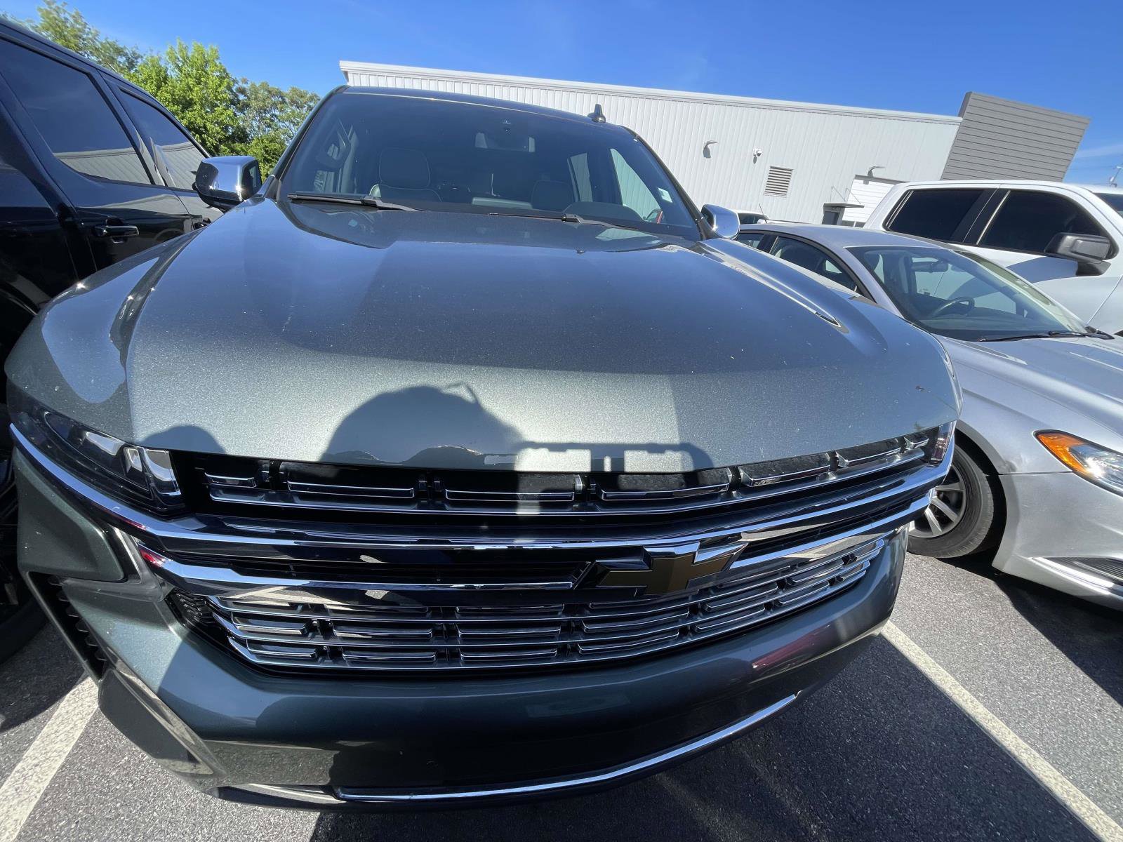 Used 2023 Chevrolet Suburban Premier RWD image 2