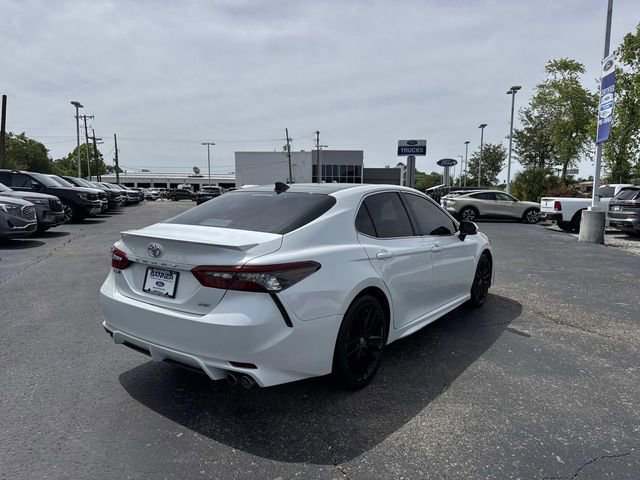 Used 2021 Toyota Camry XSE FWD image 3