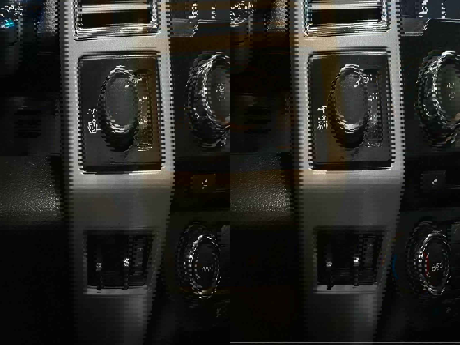 Certified 2017 Ford F350 Lariat w/ Chrome Package image 27