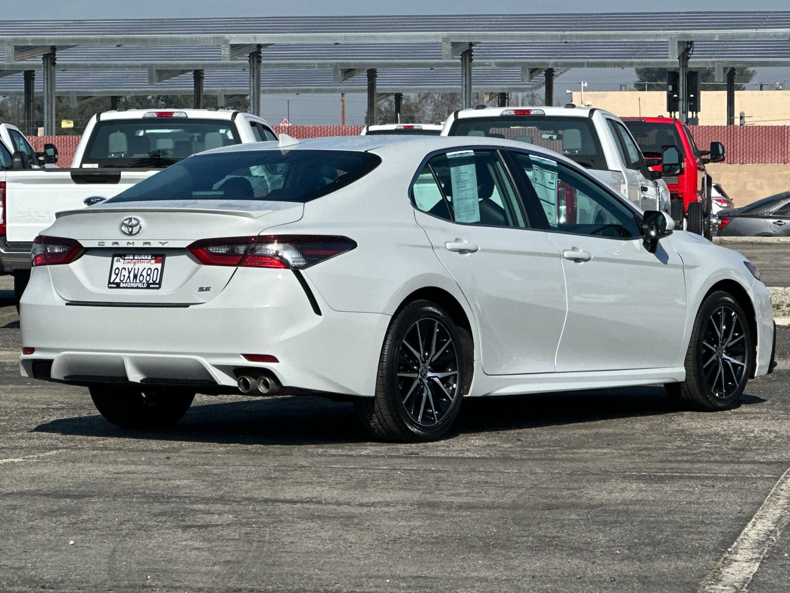 Used 2023 Toyota Camry SE image 5