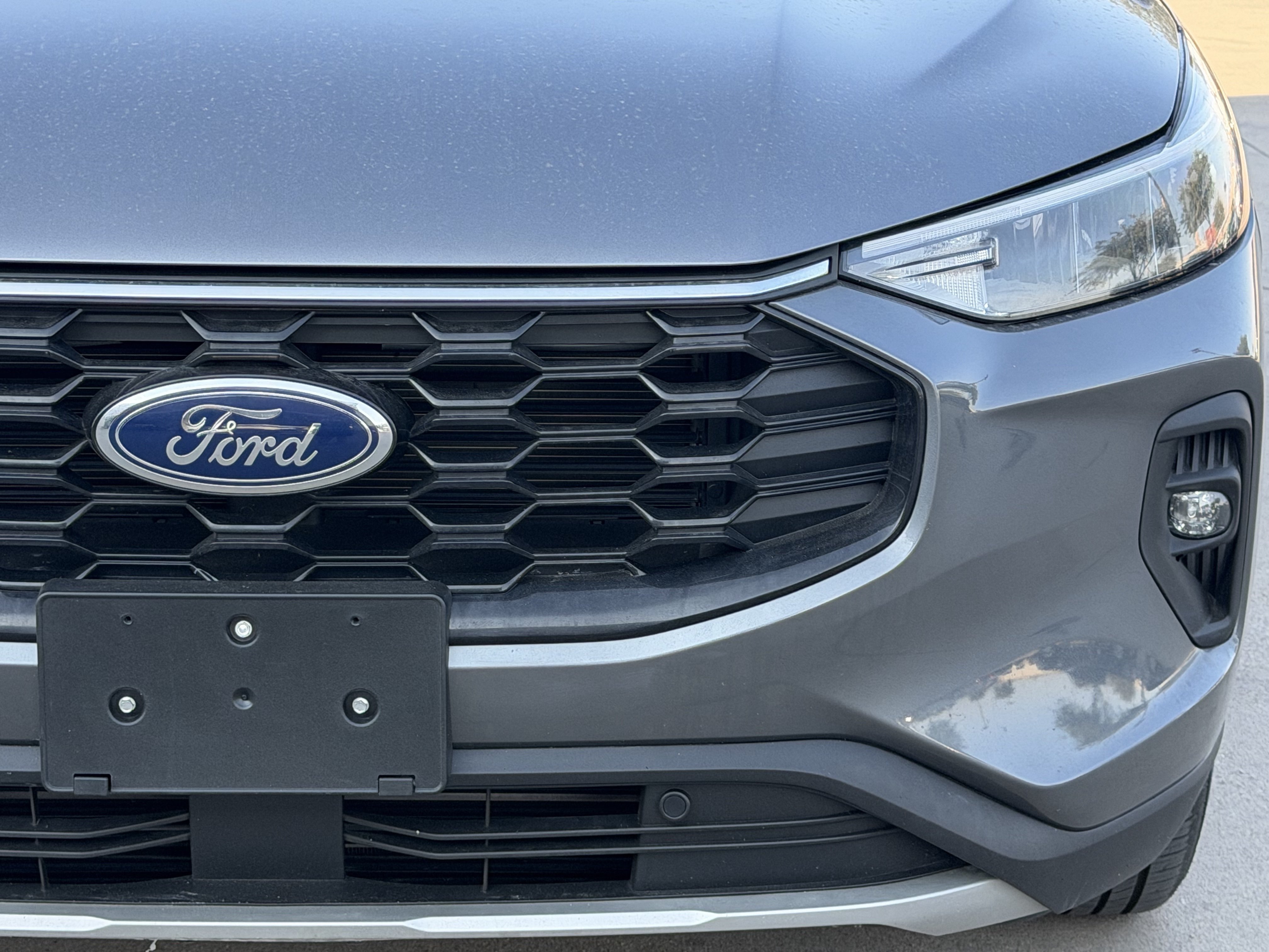 Certified 2025 Ford Escape ST-Line Select AWD/4WD image 9