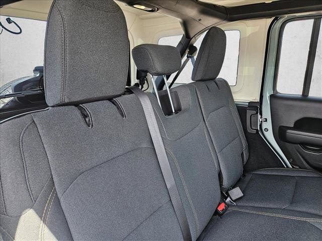 Used 2024 Jeep Wrangler Unlimited Sport AWD/4WD image 18