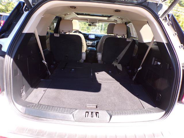 Certified 2022 Ford Explorer XLT w/ Equipment Group 202A AWD/4WD image 10