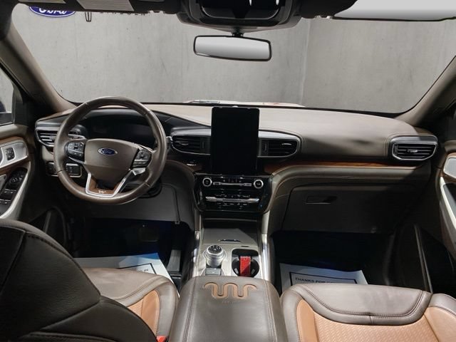 Certified 2021 Ford Explorer King Ranch w/ Premium Technology Package AWD/4WD image 2