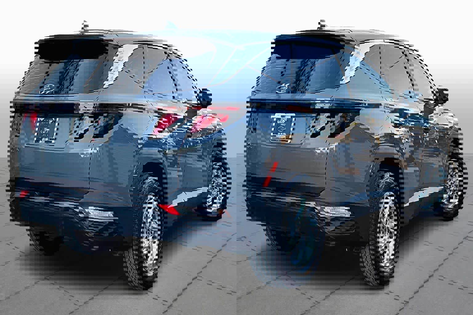 Used 2024 Hyundai Tucson SE image 3