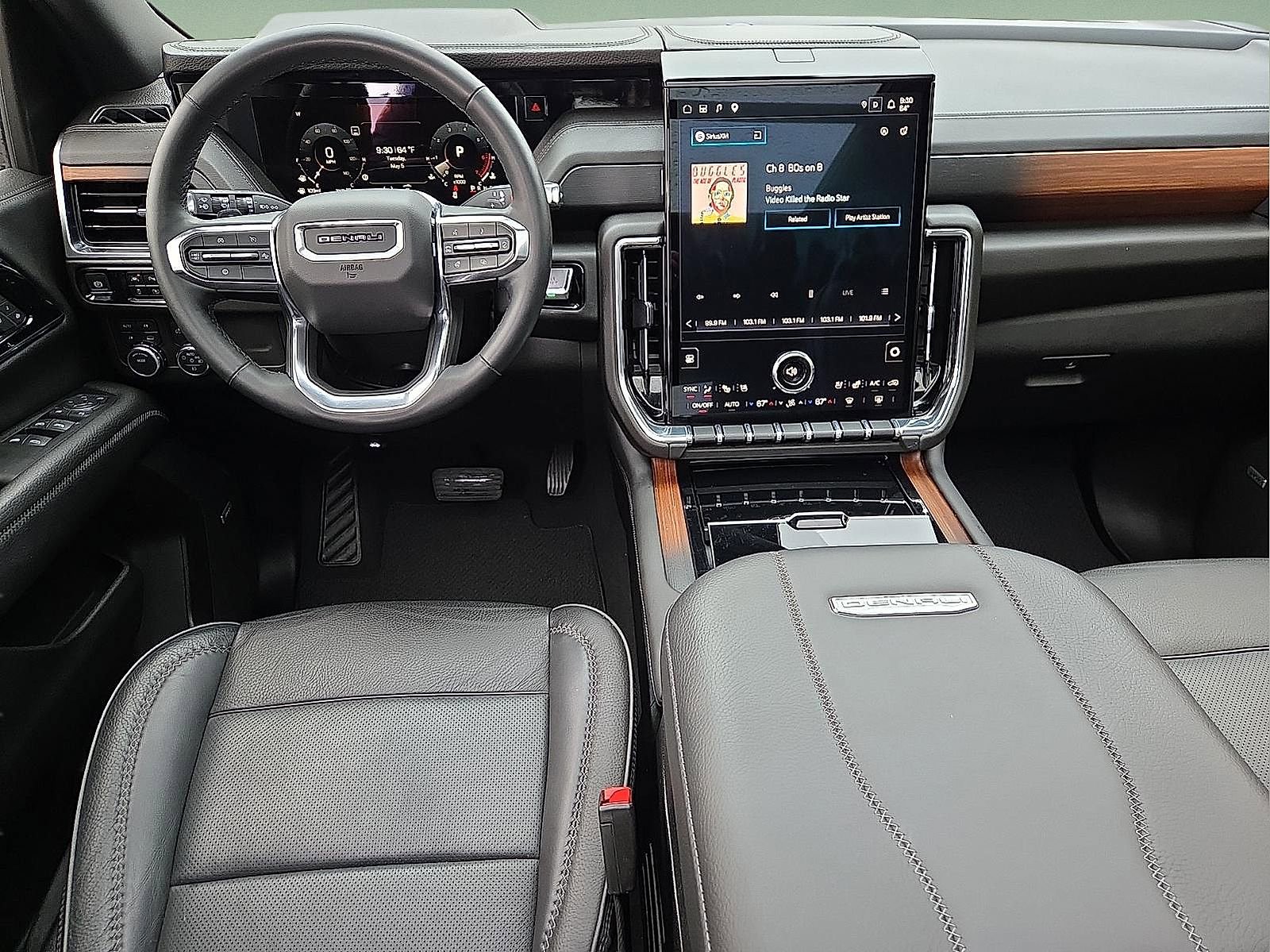 Used 2025 GMC Yukon Denali w/ Sun & Power Step Package AWD/4WD image 12
