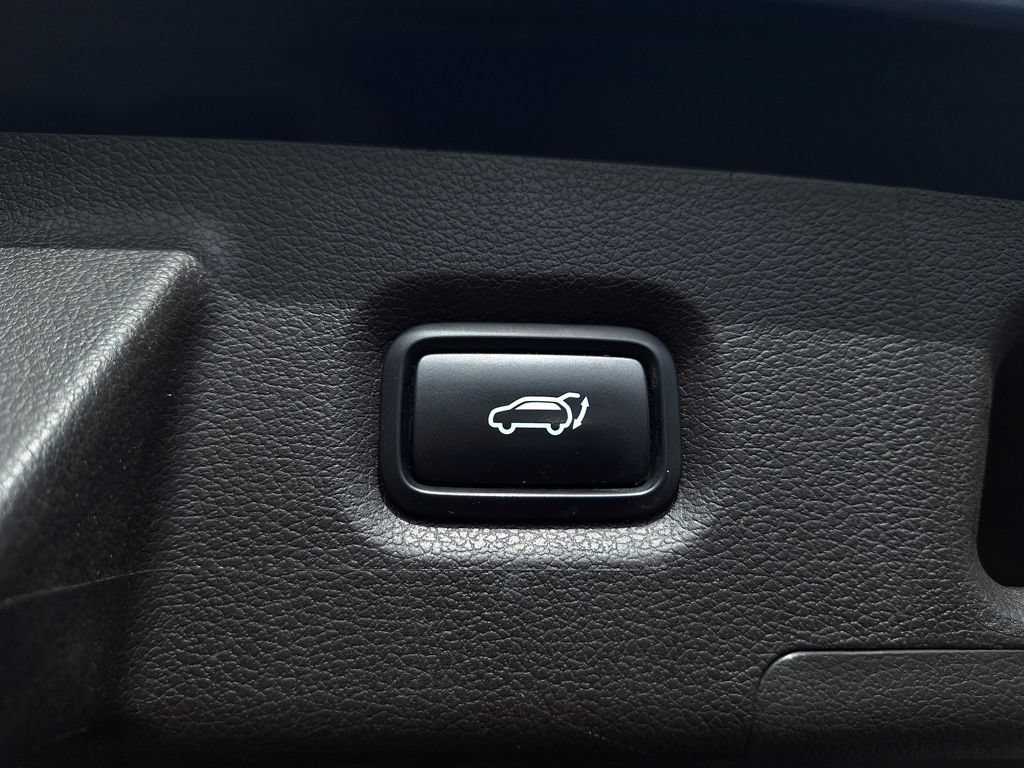 Used 2020 Hyundai Santa Fe Limited w/ Cargo Package FWD image 33