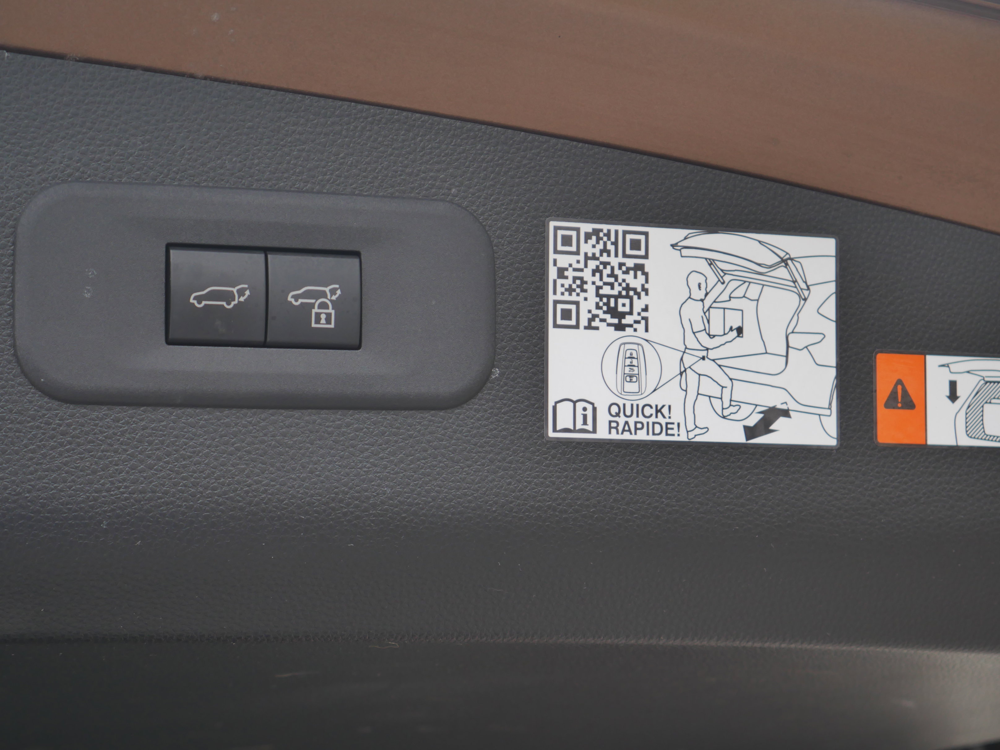 Used 2025 Toyota Crown Signia w/ Advanced Technology Package image 28